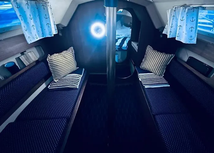 Na Plachetnici Botel *